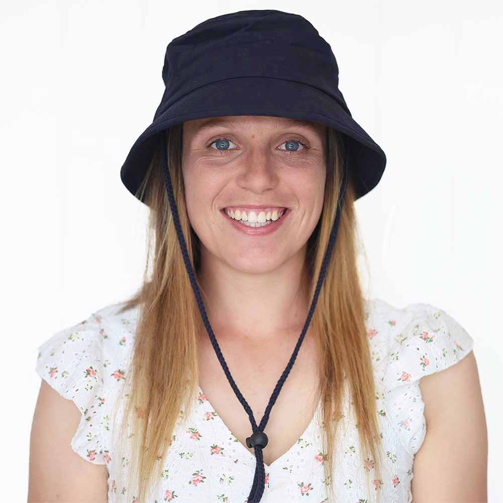 NAVY BUCKET HAT
