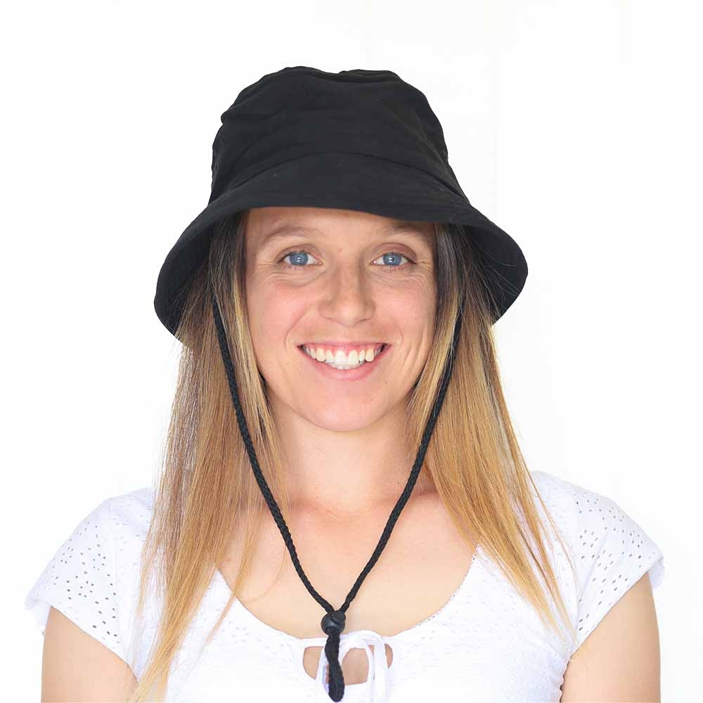 BLACK BUCKET HAT